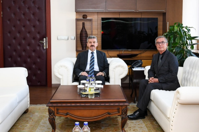 KARAHALLI BELEDİYE BAŞKANLIĞINA SEÇİLEN RAMAZAN KARAKAYA UŞAK VALİSİNİ ZİYARET ETTİ