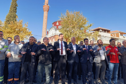 KULA SANDAL MAHALLESİ YAĞMURA HASRET KALDI, YAĞMUR DUASI YAPTI
