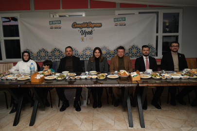 PIRIL ÖZÇELİK VE MEHMET KOCAMAN GENÇLİK SOFRASINA KATILDI