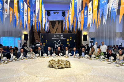 AK PARTİ'NİN UŞAK İFTARINDA ANKARA'DAN DA MİSAFİRLER VARDI
