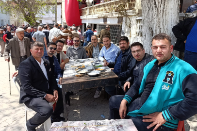 GÖRDES SALUR MAHALLESİNDE DÜZENLENEN GELENEKSEL KÖY HAYRINA BİNLERCE KİŞİ KATILDI