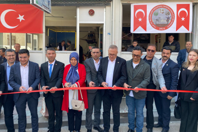 UŞAK ÖZSELENDİLİLER DERNEĞİ AÇILIŞ TÖRENİ YAPILDI
