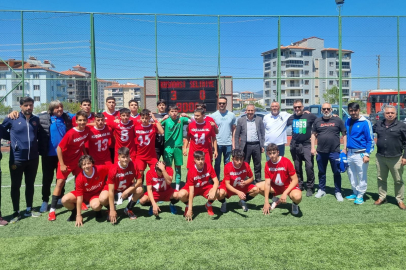 Uşak'ta oynanan U16 Türkiye şampiyonası 2. kademe müsabakalarında  birinci belli oldu