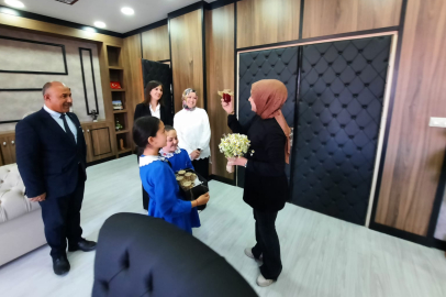 SİVASLI BUDAKLAR İLKOKULUNUN DEĞER BİÇİLEMEYEN REÇELLERİ VİTRİNE ÇIKTI