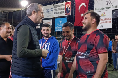 GEDİZ’DE SAFFET SANCAKLI ‘NIN D KATILDIĞI HALI SAHA FUTBOL TURNUVASI YAPILDI