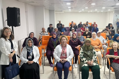 HUZUR EVİNDE AĞIZ VE DİŞ SAĞLIĞI BİLGLENDİRMESİ VARDI