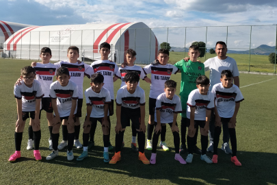 KANYON SPOR U13 TAKIMI İLK DEFA KURULAN LİGDE Kİ İLK MAÇINA GALİBİYETLE BAŞLADI