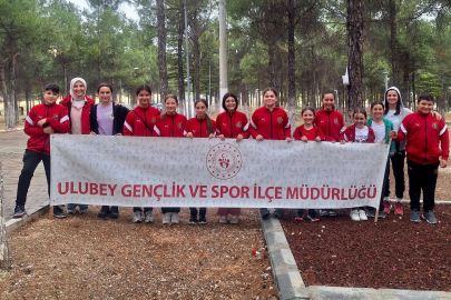 KANYONSPOR'LU OYUNCULAR "BADMİNTON'DA OYNARIZ ÇEVREYİ DE TEMİZLERİZ"