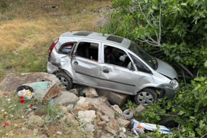 Uşak'ta otomobil şarampole düştü: 4 yaralı