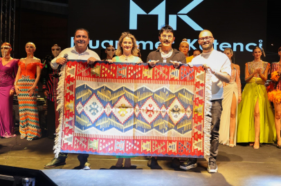 Muammer Ketenci'nin Geçmişten günümüze Eşme Kadını defilesi 24 Ağustosta Eşme'de