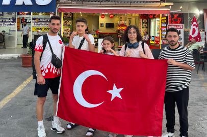 UŞAK'TAN MİLLİ TAKIMA DAVET EDİLEN WUSHU KUNG FU EKİBİ YOLA ÇIKTI