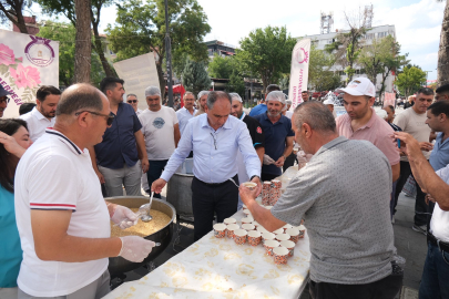 İSMAİL GÜNEŞ AFYONKARAHİSARLILAR DERNEĞİ AŞURE İKRAMINDAYDI