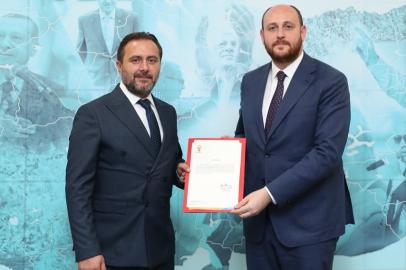 MURAT ERDOĞAN'DAN BOŞALAN BANAZ AK PARTİ İLÇE BAŞKANLIĞINA ŞEVKET EYİGÖR ATANDI