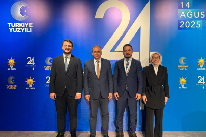 AK PARTİ UŞAK HEYETİ 24. YAŞ KUTLAMASI İÇİN ANKARA'DAYDI