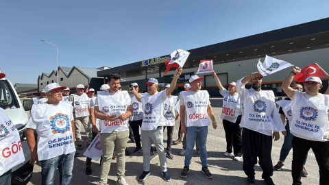 Öz İplik İş Sendikası’ndan işten çıkarmalar nedeniyle Altınsar Tekstil’de eylem