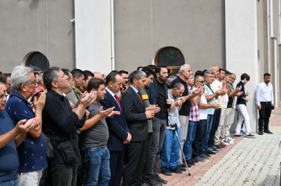 Uşak Valisi Naci Aktaş öğretmen Özlem Alyanak'ın cenaze törenine katıldı