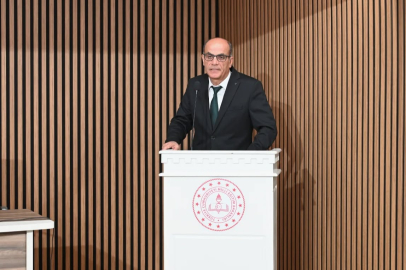 Uşak Eğitim Müfettişi Başkanı Göksel Kaya okul müdürlerine sunum yaptı