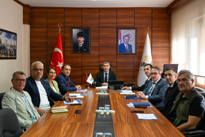UŞAK VALİLİĞİNDE GÜNDEM SOKAK HAYVANLARIYDI