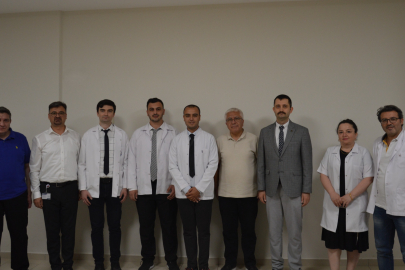 Uşak Eğitim ve Araştırma Hastanesi’nde Yeni Uzman Hekimler Sağlık Ordusuna Katıldı