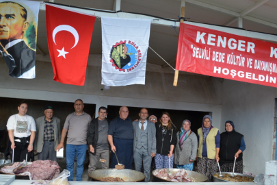 KULA KENGER’DE SELVİLİ DEDE’Yİ ANMA ETKİNLİĞİNE BİNLERCE KİŞİ KATILDI