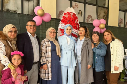 Sivaslı Esnaf Odası Başkan Adayı Süleyman Üşümez Güzellik Merkezi Açılışına Katıldı