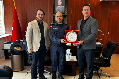 Uşak İlim Yayma Cemiyeti Yeni Jandarma Komutanını Ziyaretle Kutladı