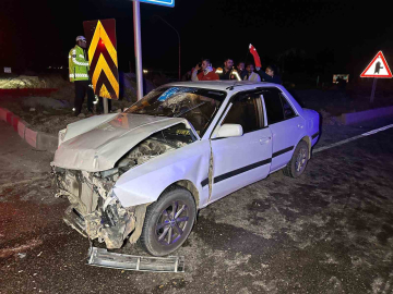 Uşak’ta iki araç çarpıştı: 1’i bebek 10 yaralı