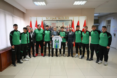 Banaz Gençlik Spor Kulübü Uşak'da Valiliği Ziyaret Ettiler