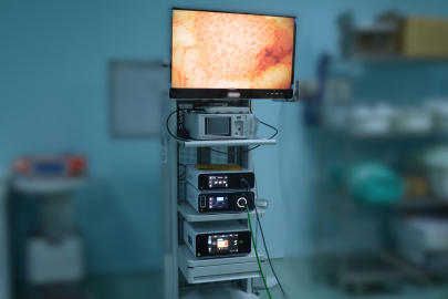 Uşak Eğitim ve Araştırma Hastanesine Sağlık Bakanlığı tarafından İleri Teknoloji Laparoskopi Cihazı Kazandırıldı