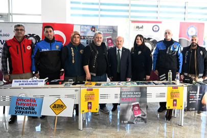 Uşak Üniversitesi KARİYER GÜNÜ'25 Öğrencileri Profesyonellerle Buluşturdu