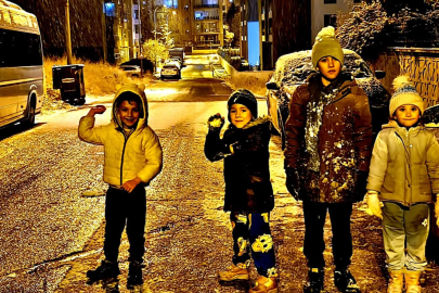 Uşak'ta kar sevinci