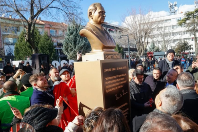 Chp Uşak İl Binası Ve İsmet İnönü Büstü Açıldı