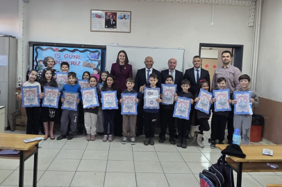 Sivasli Kaymakamı Eda Nur Yurt İki Okulda Karne Heyecanına Ortak Oldu