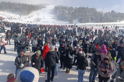 GEDİZ MURAT DAĞI’NDA İL KEZ DÜZENLENEN FESTİVALDE 10 BİNLER BULUŞTU