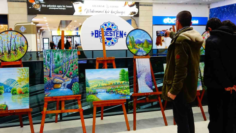 Duyguların tuvale yansıdığı sergi, sanatseverlerin izlenimleriyle sona erdi