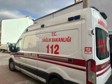 Uşak’ta bahçesindeki fırını yıkarken duvarın altında kalan adam yaralandı