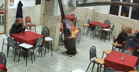 Güzel kokması için sobaya dökülen kolonya ortalığı savaş alanına çevirdi