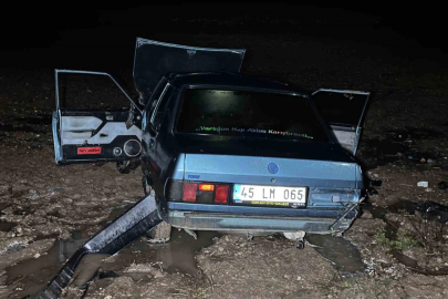 Uşak’ta iki otomobil çarpıştı: 5 yaralı