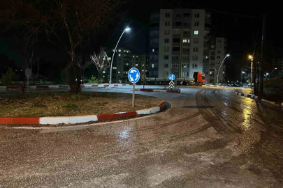 Uşak’ta sağanak yağış sonrası dolu etkili oldu