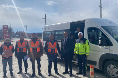 SİVASLI'DA SERVİS ARAÇLARI DENETLENDİ