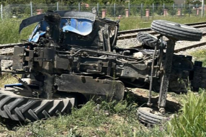 Uşak’ta kamyon ile traktör çarpıştı: 1 yaralı