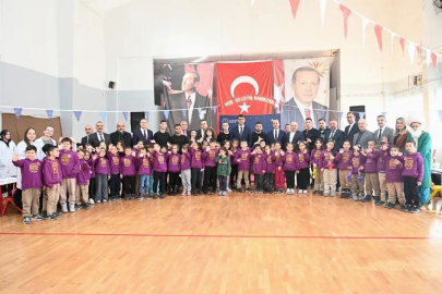 Uşak Valisi Kartal Miniklerin Ramazan Şenliğine Katıldı