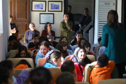 'Masal Çarşambaları' çocukların hayal dünyasını aydınlatıyor