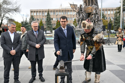 Uşak'ta Nevruz Etkinlikleri 15 Temmuz Meydanında Yapıldı