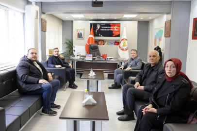 Ak Parti Uşak Merkez İlçe Yönetimi İl Genel Sekreterini Ziyaret Etti