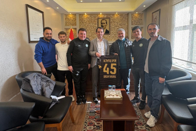 ALTINTAŞSPOR KULÜBÜ YÖNETİCİ VE FUTBOLCULARI KAYMAKAMI ZİYARET ETTİ