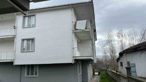 Kütahya’da balkondan düşen Alzaymır hastası hayatını kaybetti