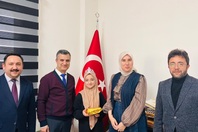 ÖDÜLLÜ HAFIZ ÖĞRENCİLERİ UŞAK KENT KONSEYİ’NDE ÖDÜLLENDİRDİ