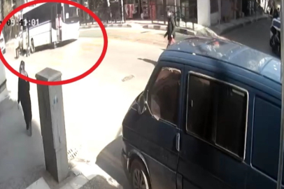 Tamir etmek için altına girdiği minibüsün altında kaldı