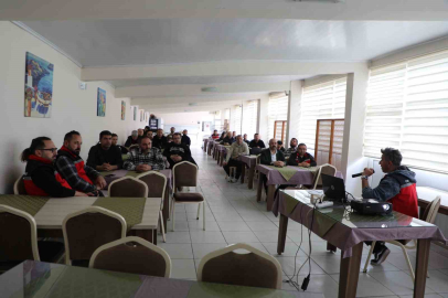 Uşak’ta buzağı kayıplarını azaltmaya yönelik eğitim programı düzenlendi